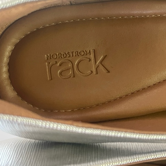 Nordstrom Metallic Silver Pointed-Toe Kitten Heel Pumps in 9 - Picture 6 of 8